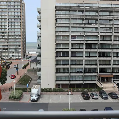 아파트 In With Balcony *